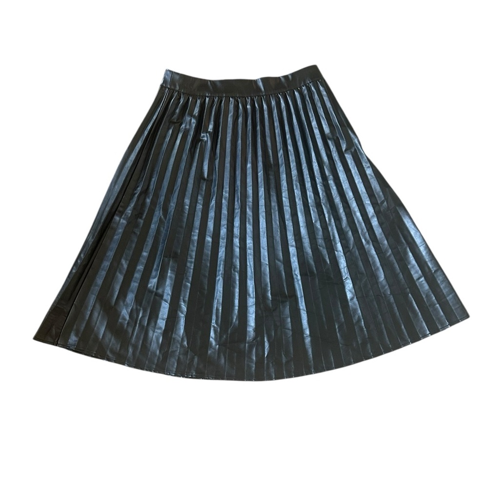 MONTEAU Los Angeles black faux leather pleather pleated knee length skirt size M